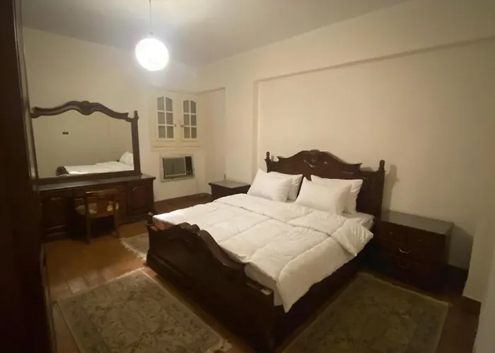 Classic 3Br Apartment Ma\'Adi Degla St 231 By Sizzler Restaurant