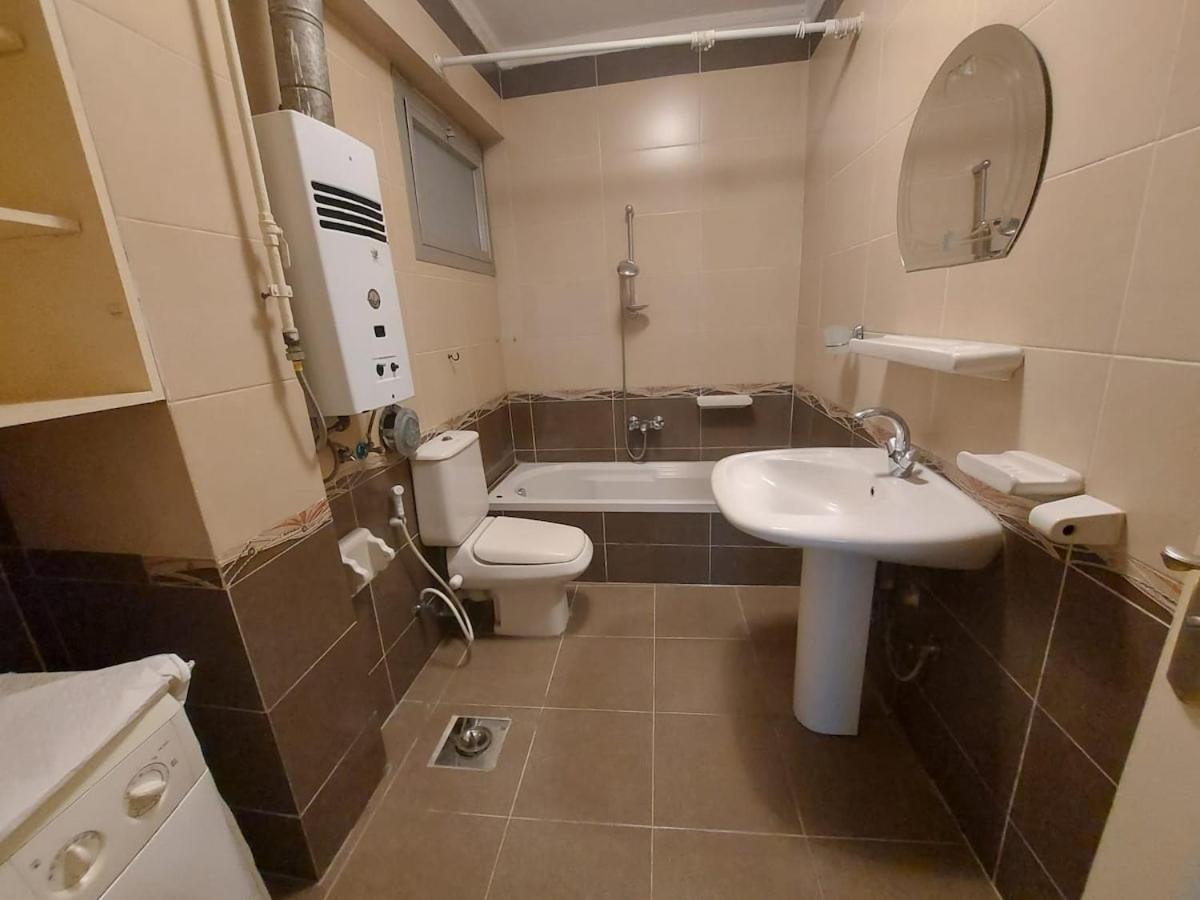 Classic 3br Ma'adi Degla St 231 By Sizzler Restaurant * Cairo