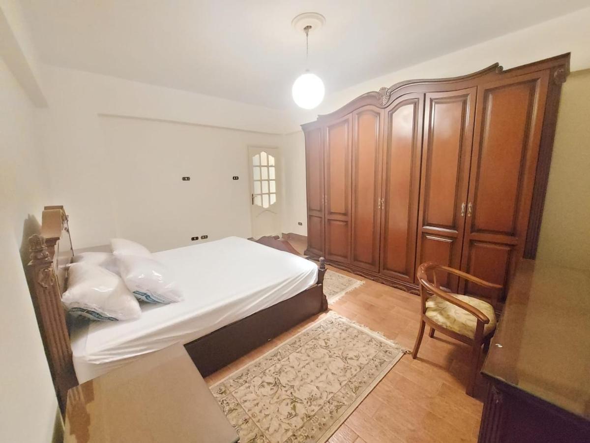 Classic 3br Ma'adi Degla St 231 By Sizzler Restaurant Apartment