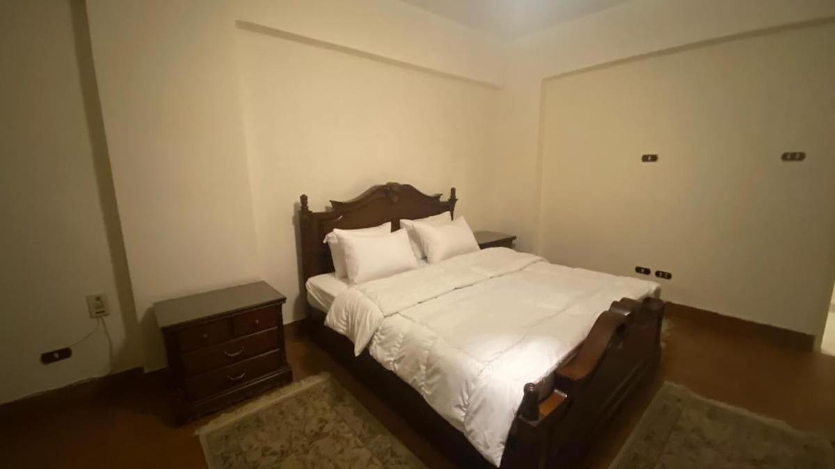 Classic 3br Ma'adi Degla St 231 By Sizzler Restaurant Apartment *