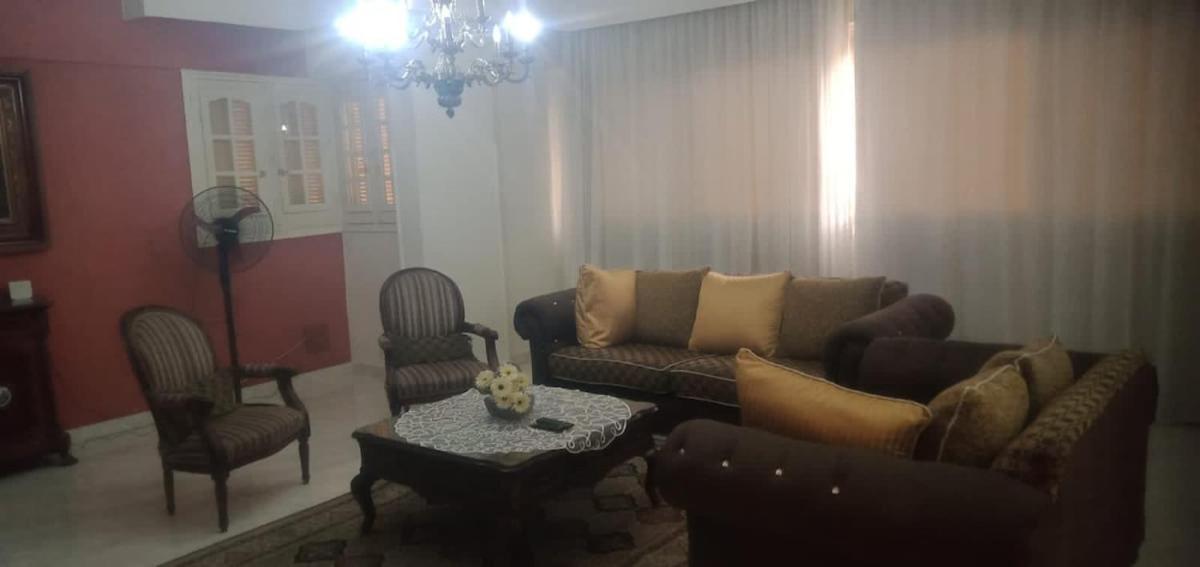 Classic 3br Ma'adi Degla St 231 By Sizzler Restaurant * Cairo